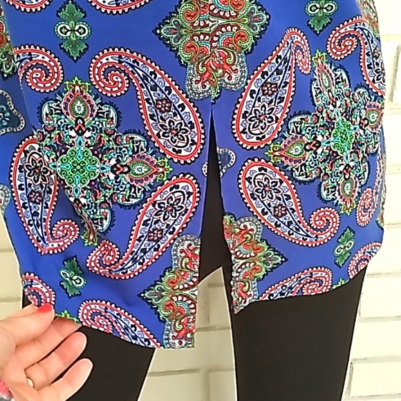 Renee C. Paisley Multicolored Sleeveless Blouse. Size Small. - Picture 7 of 9